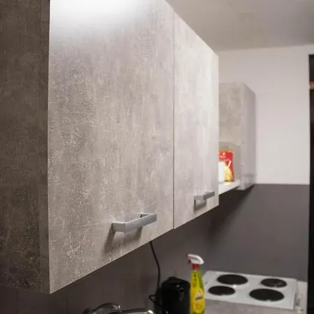 Small Affordable Apartment In Siska District Διαμέρισμα Λιουμπλιάνα