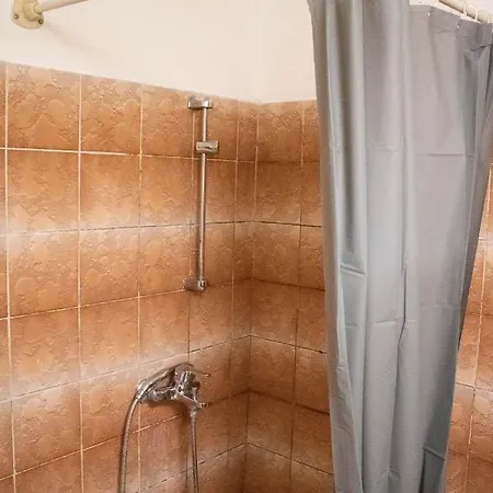 Small Affordable Apartment In Siska District * Λιουμπλιάνα
